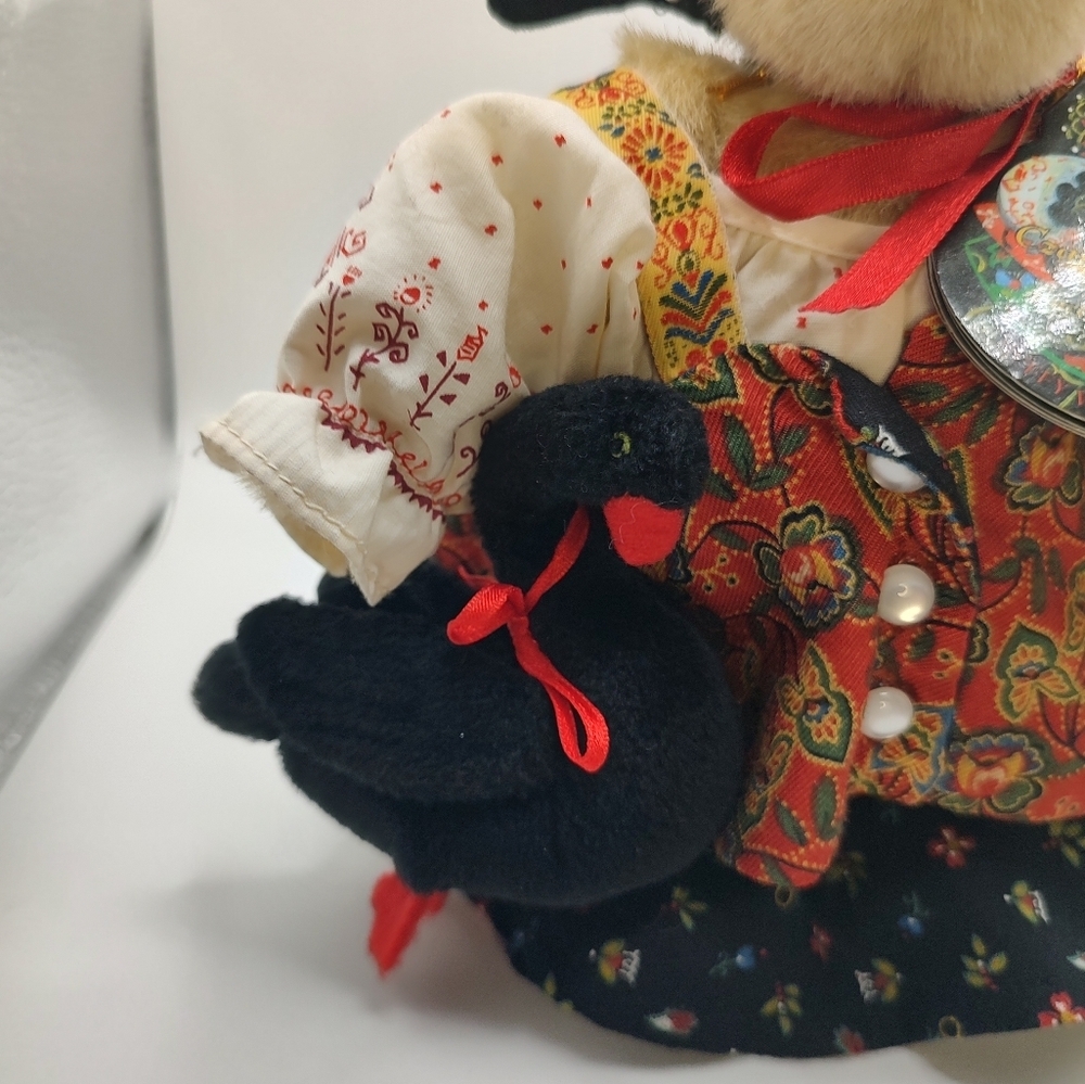 Muffy VanderBear, Czarina Muffina and the Enchanted Swan Bear! - Picture 9 of 9